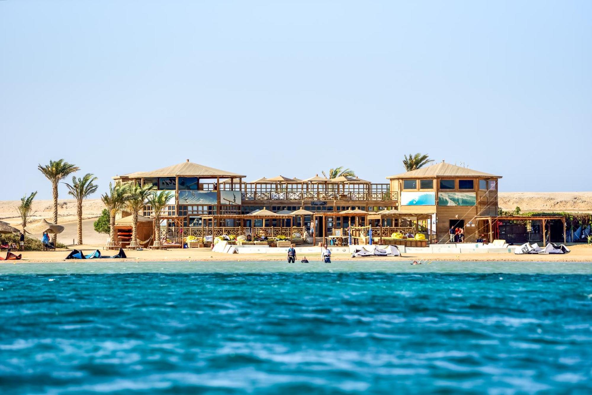 The Breakers Diving And Surfing Lodge Soma Bay Hurghada Exterior photo